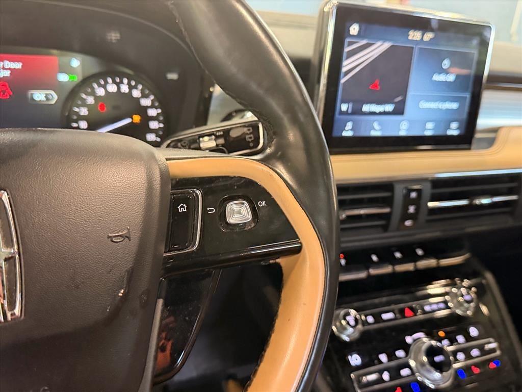 Used 2020 Artisan Blue Lincoln Reserve image 18