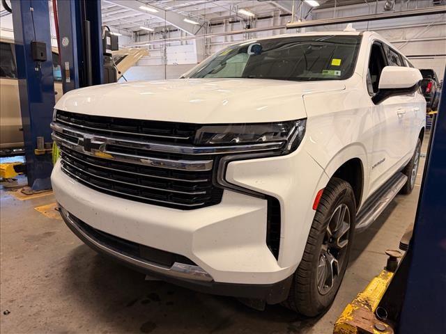Summit White 2021 Chevrolet Suburban SUV / Crossover Four-Wheel Drive Automatic
