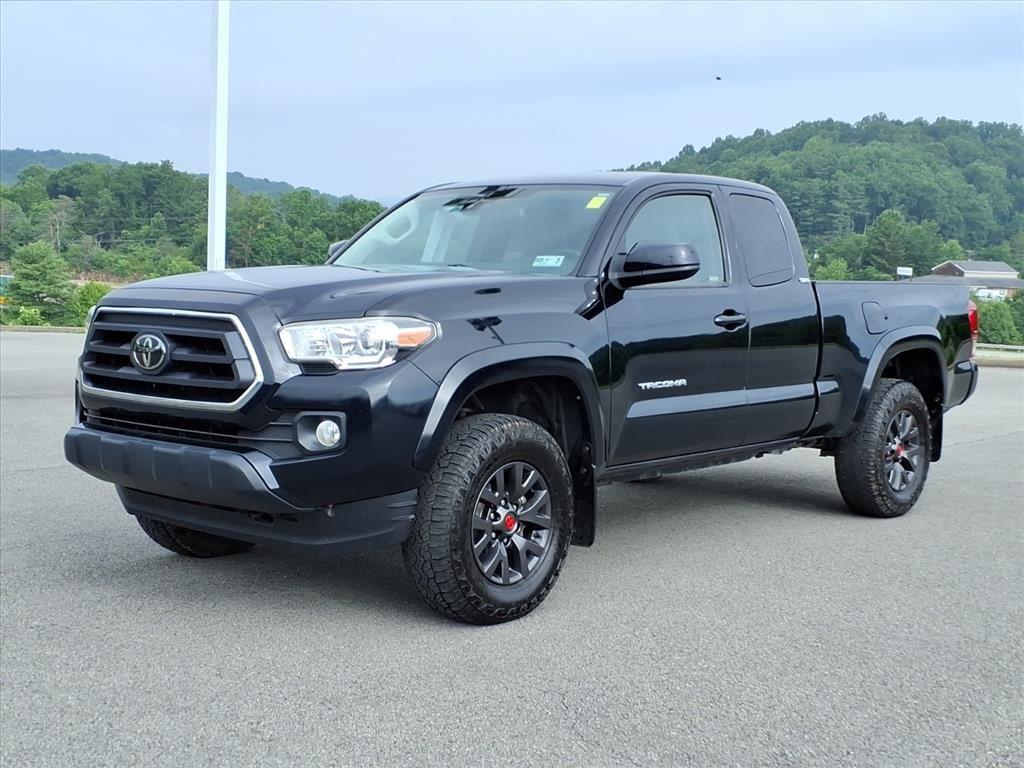 Midnight Black Metallic 2022 Toyota Tacoma Pickup Truck Four-Wheel Drive 6-Speed Automatic
