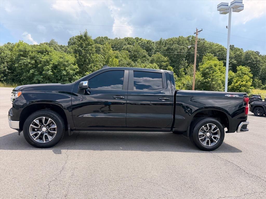 Used 2022 Black Chevrolet LT image 2