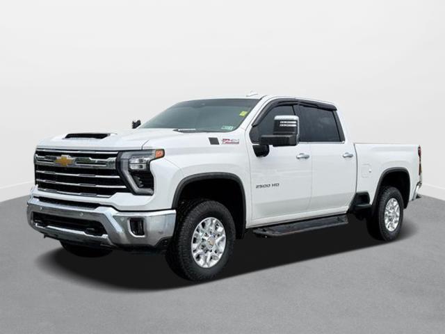 White (Iridescent Pearl Tricoat) 2024 Chevrolet Silverado 2500HD Pickup Truck Four-Wheel Drive Automatic