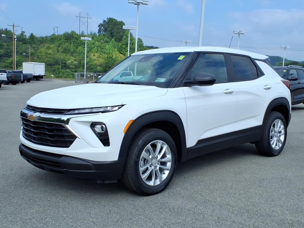 Summit White 2026 Chevrolet Trailblazer SUV / Crossover Four-Wheel Drive 9-Speed Automatic