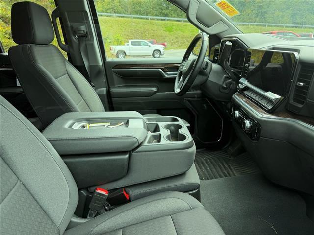 Used 2024  GMC ELEVATION image 8