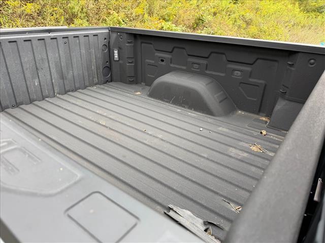 Used 2024  GMC ELEVATION image 11
