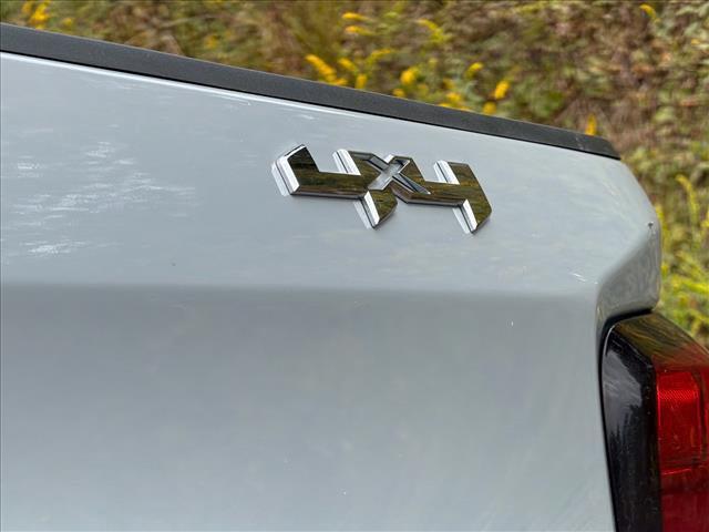 Used 2024  GMC ELEVATION image 19