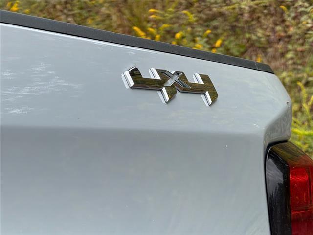 Used 2024  GMC ELEVATION image 20