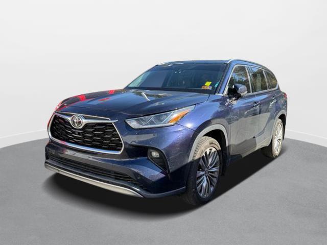  2023 Toyota Highlander Platinum AWD   