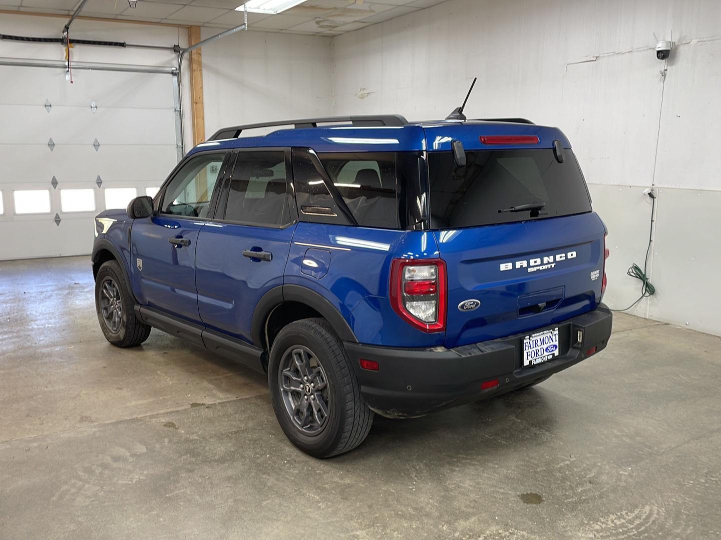 View vehicle photo 3