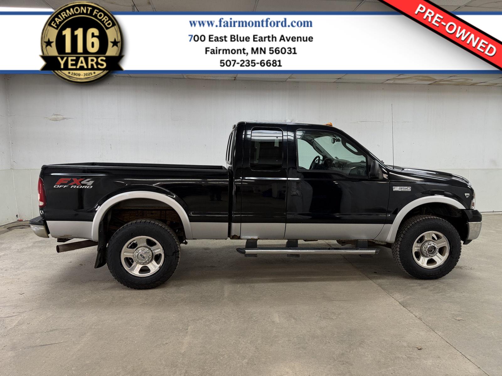 Black (Ebony WB C) 2006 Ford F-350 Super Duty Lariat SuperCab SB 4WD Pickup Truck Four-Wheel Drive 6-Speed Manual Overdrive