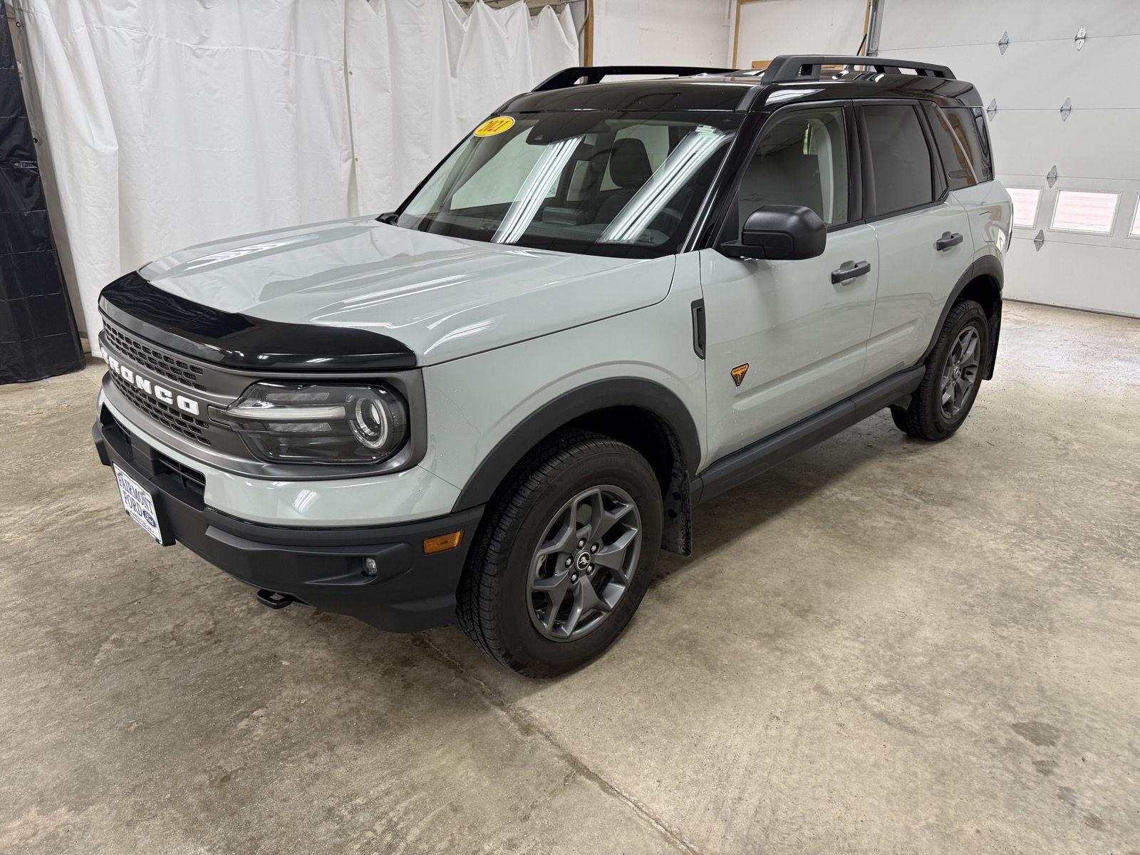 View vehicle photo 4
