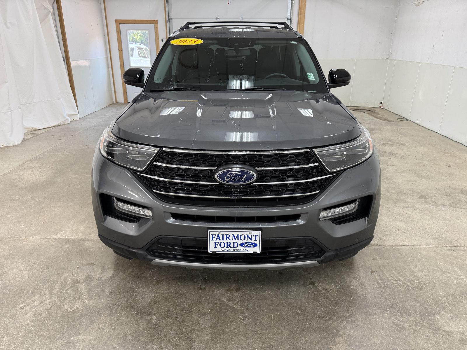 View vehicle photo 3