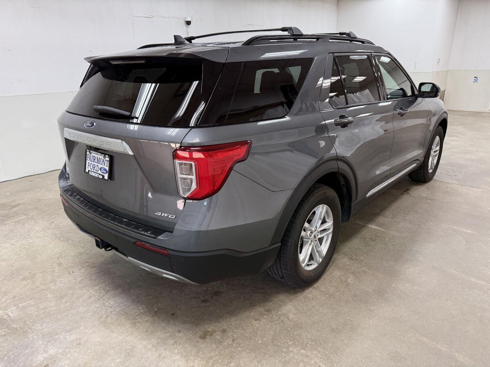 View vehicle photo 7