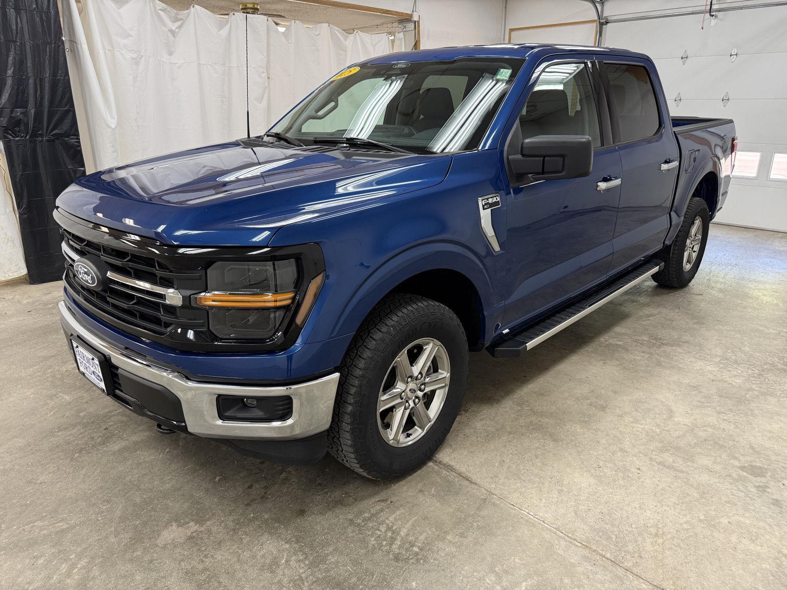 View vehicle photo 4