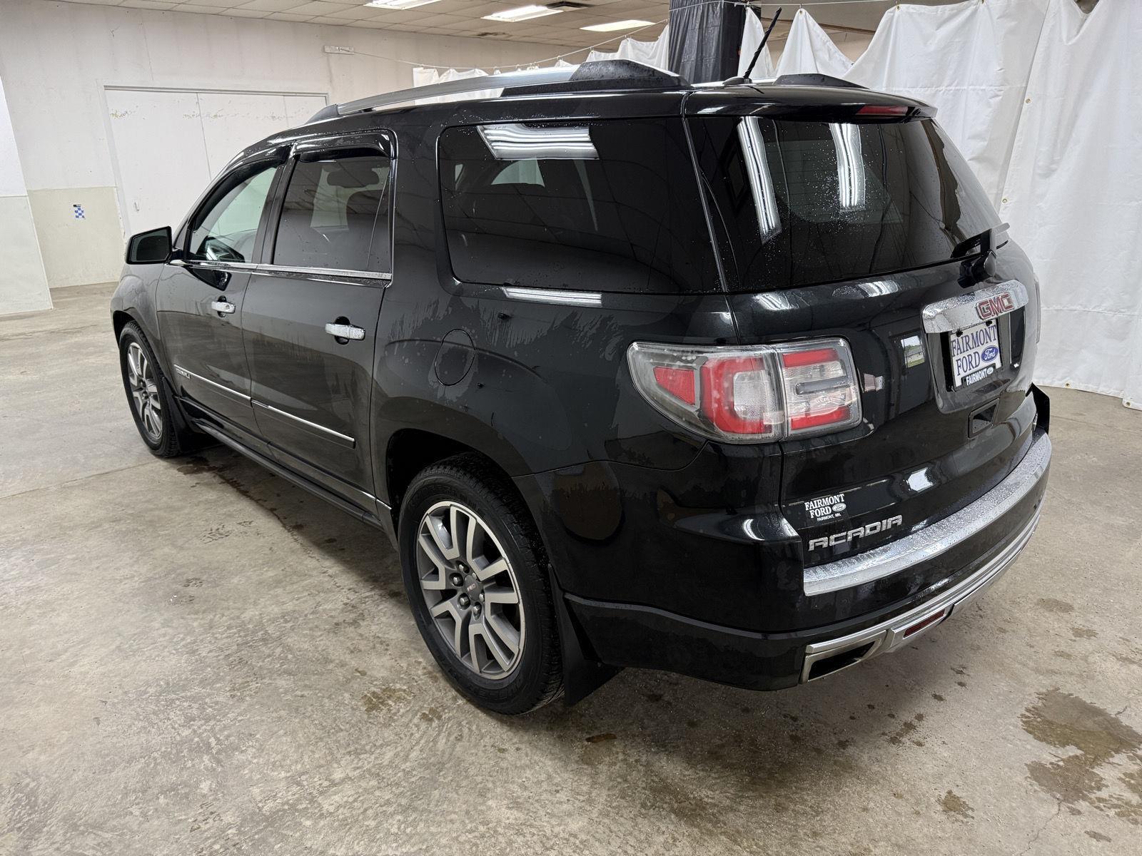 View vehicle photo 7
