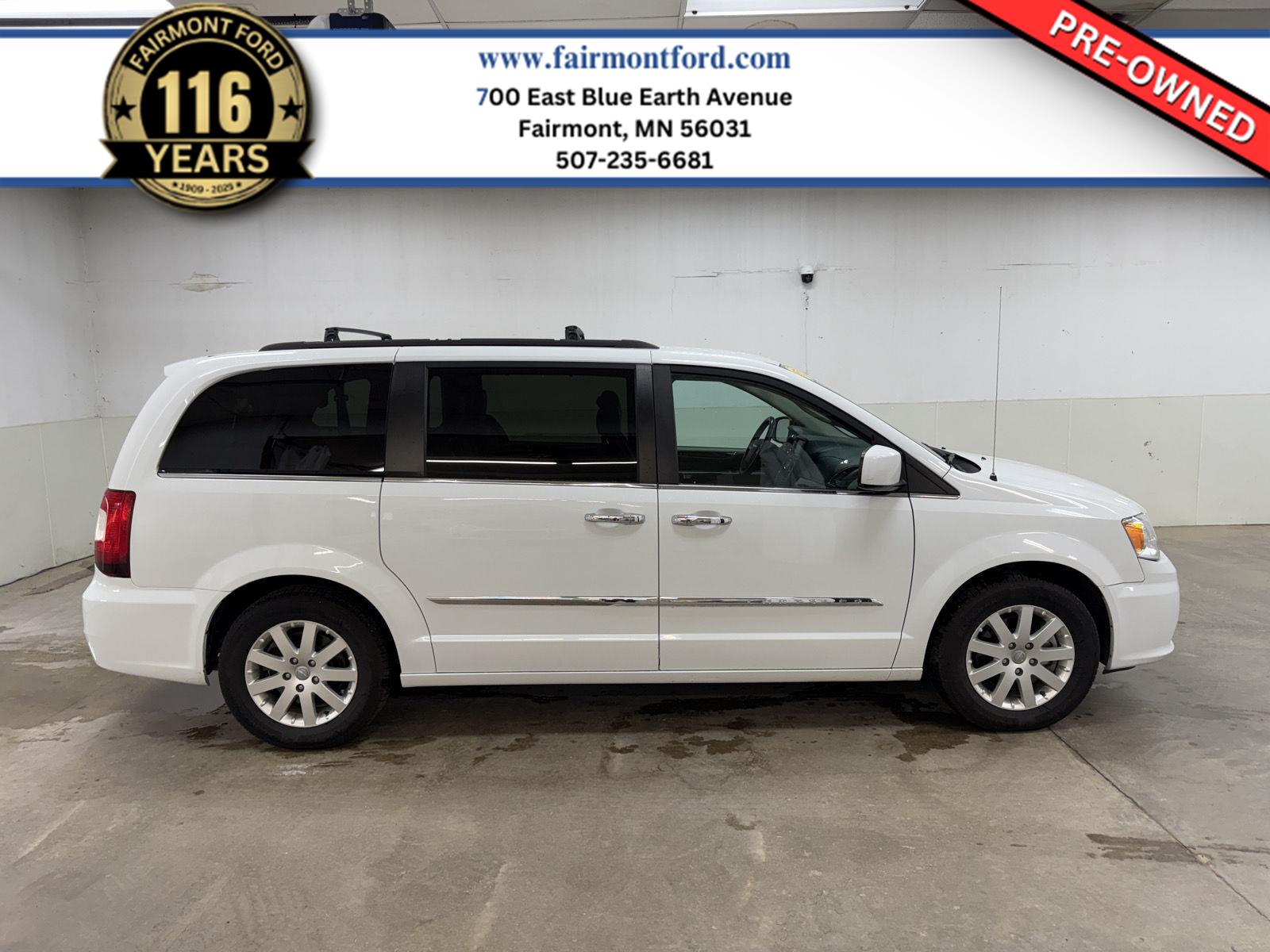 Bright White Clearcoat 2015 Chrysler Town & Country Minivan Front-Wheel Drive 6-Speed Automatic
