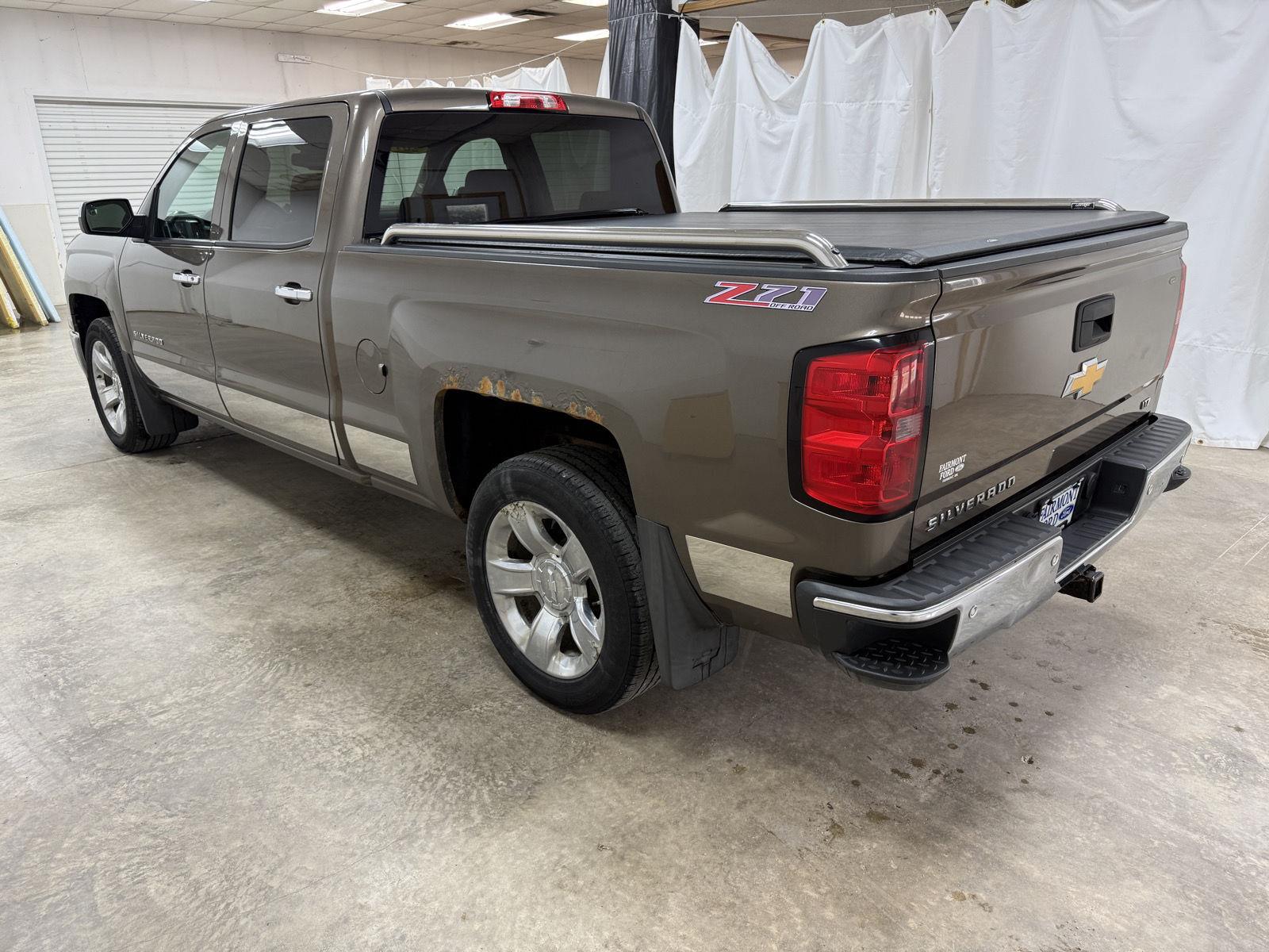 View vehicle photo 5