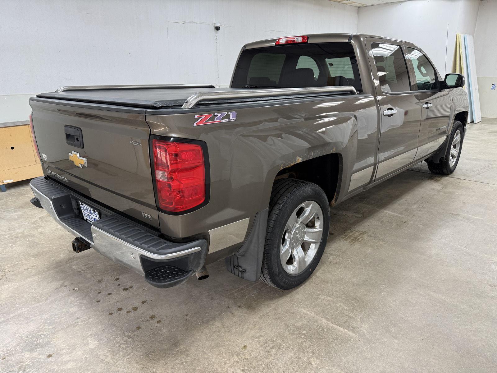 View vehicle photo 7