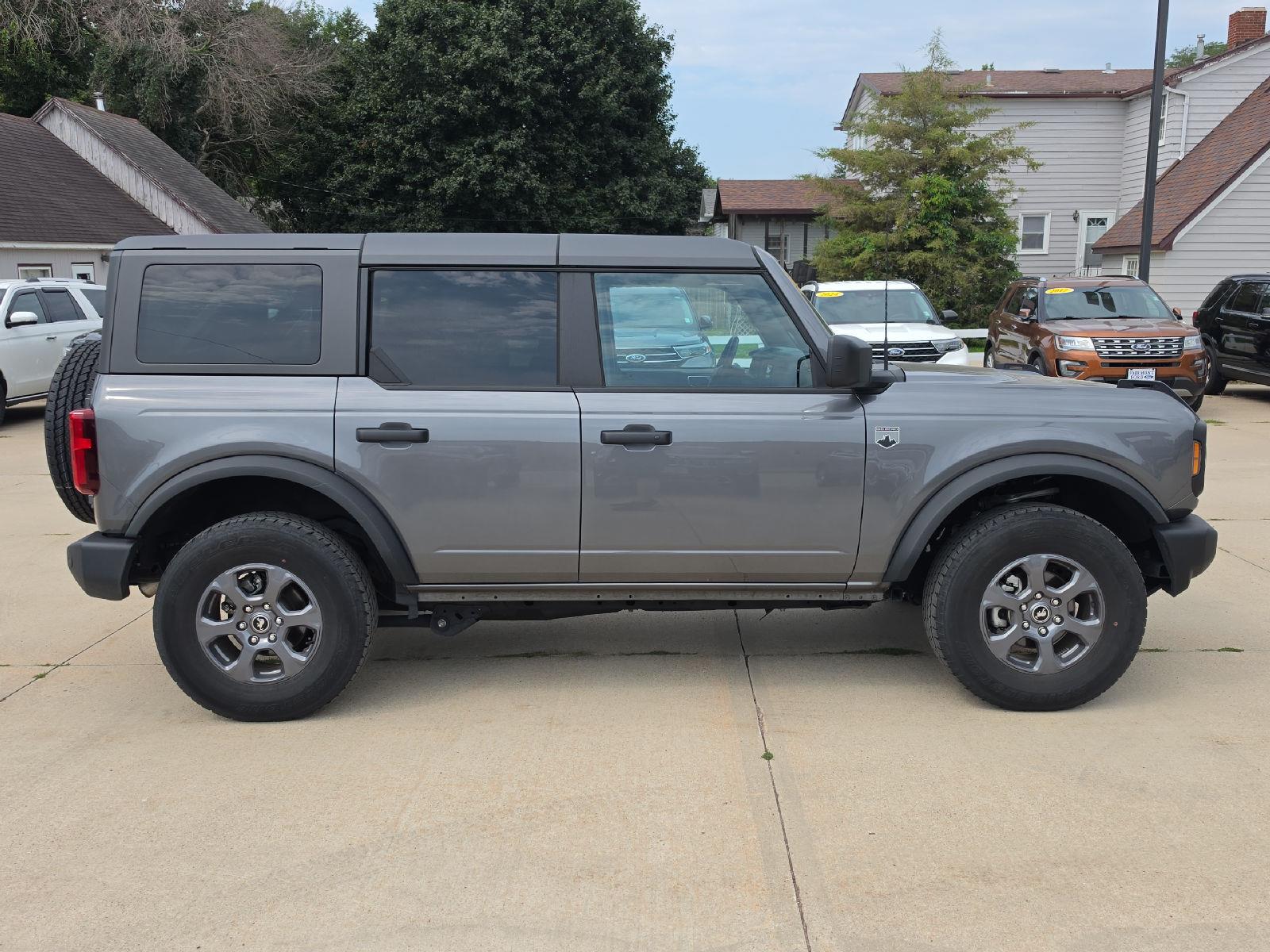  2025 Ford Bronco SUV / Crossover Four-Wheel Drive 7-Speed Manual