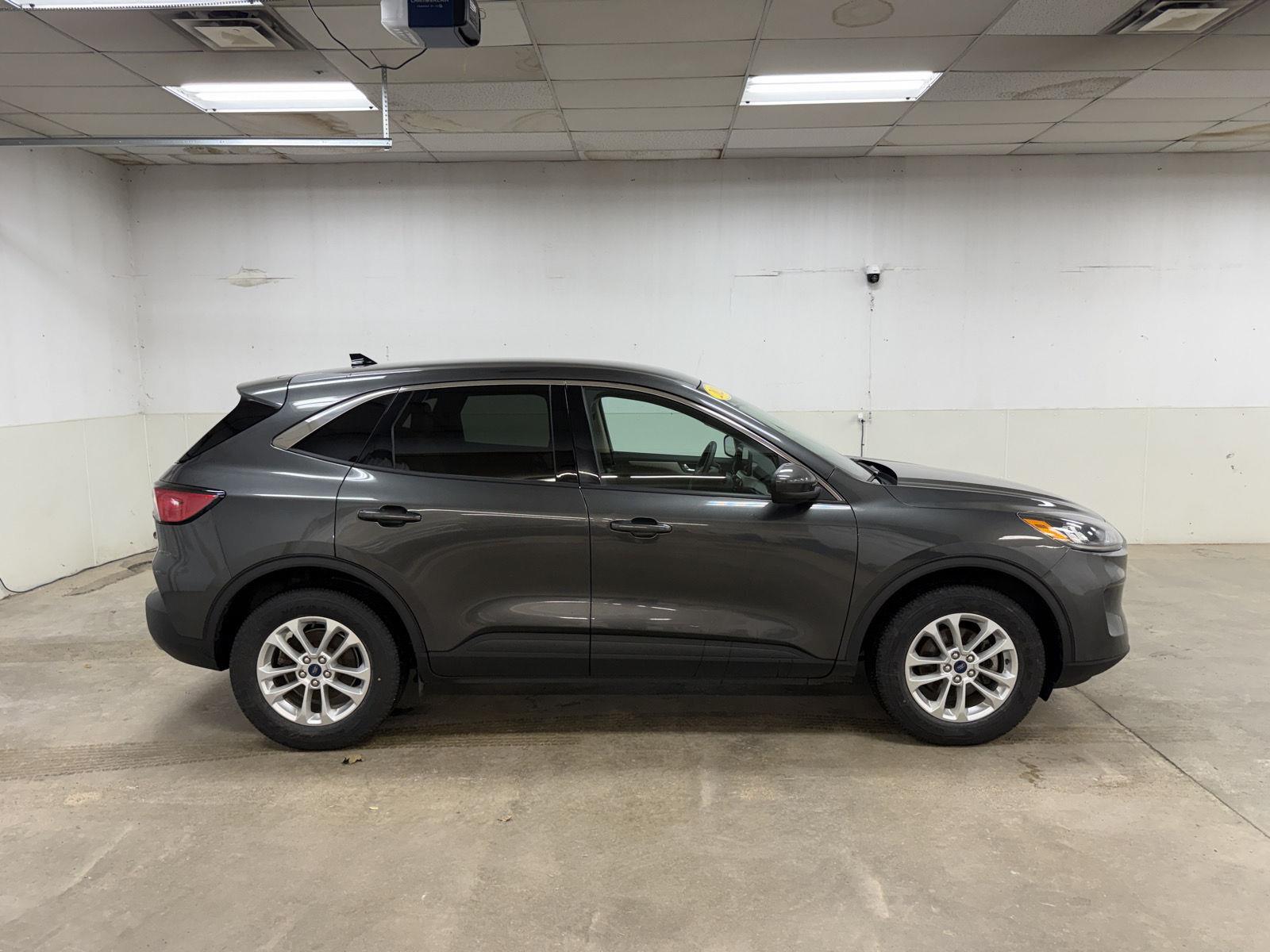 Gray (Magnetic Metallic) 2020 Ford Escape SUV / Crossover All-Wheel Drive 8-Speed Automatic