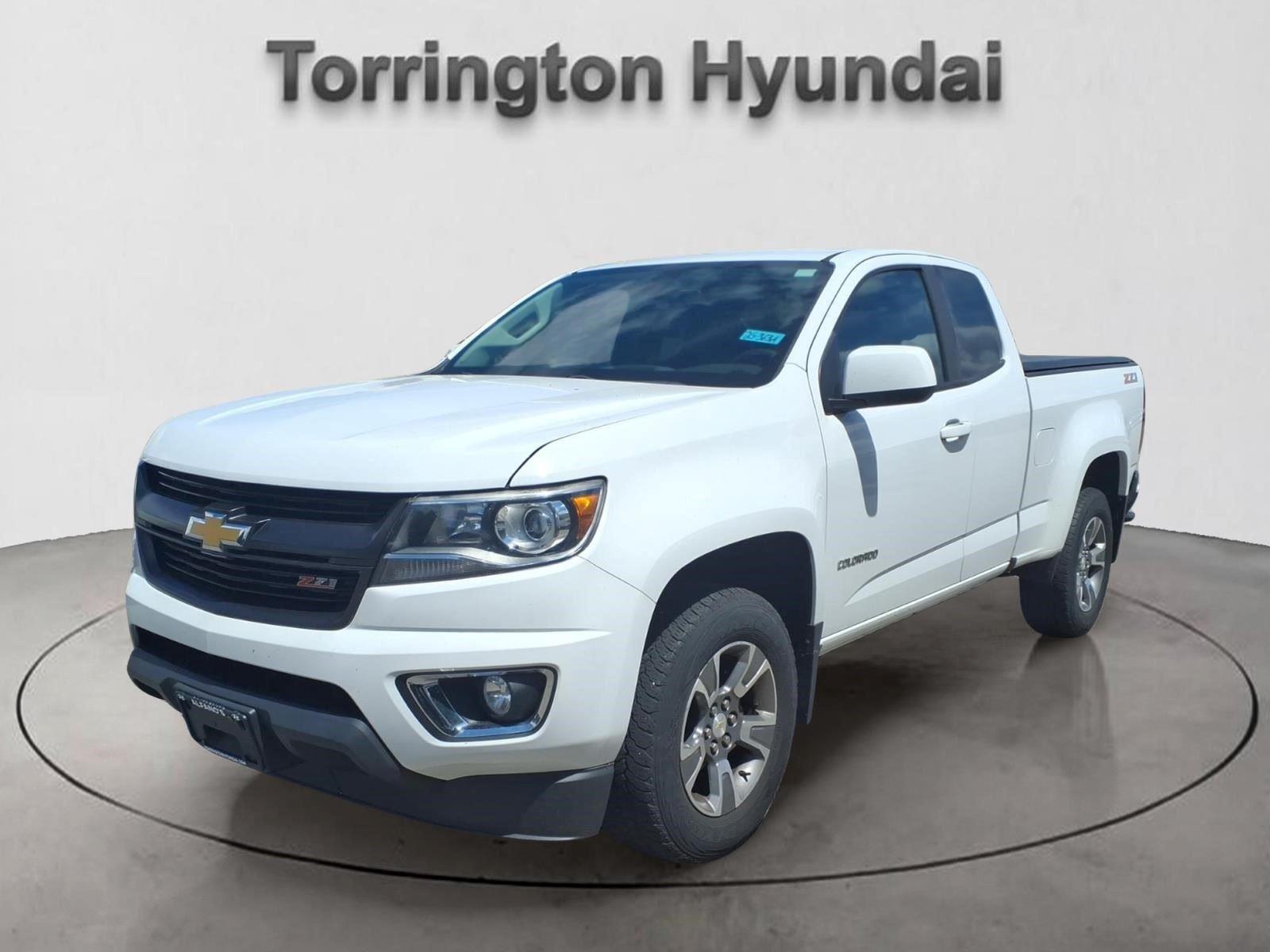 Summit White 2018 Chevrolet Colorado Pickup Truck Four-Wheel Drive 8-Speed Automatic