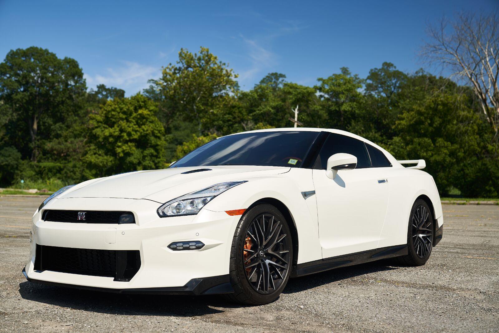 2024 Nissan GT-R Premium AWD