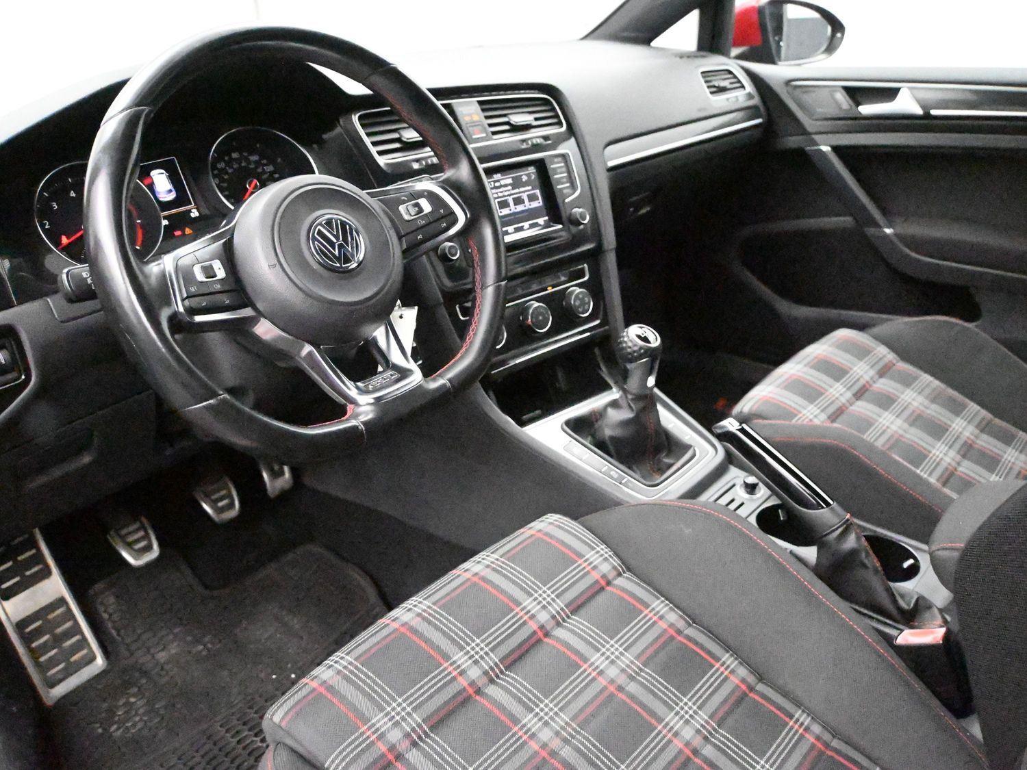 Volkswagen Golf GTI S - Image 2