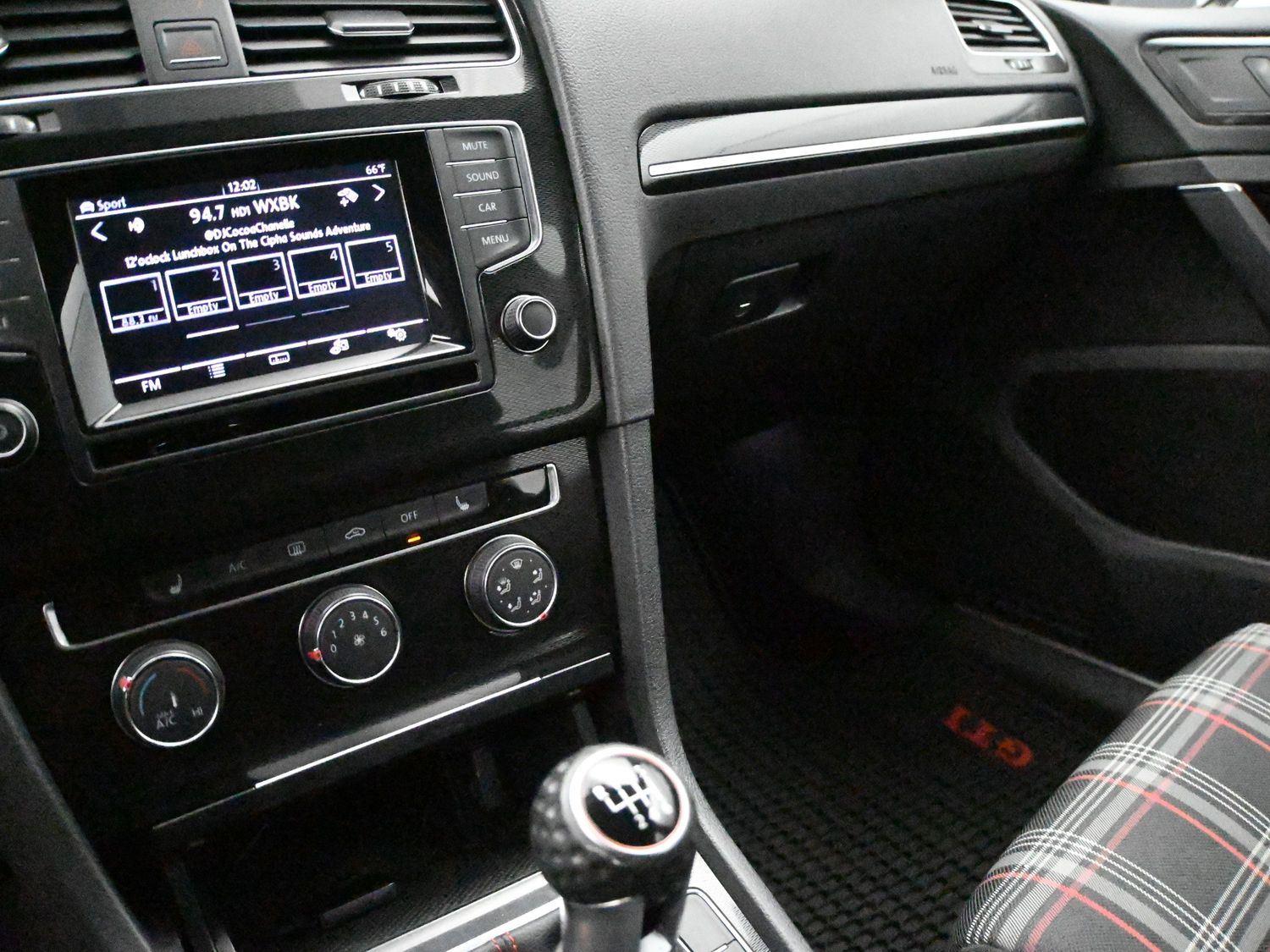 Volkswagen Golf GTI S - Image 4