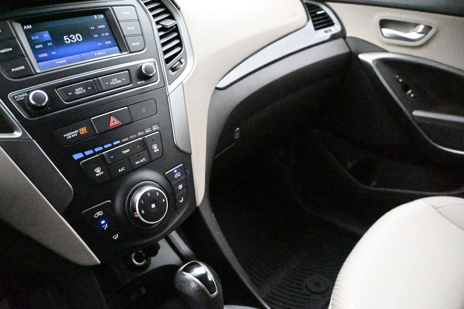 Hyundai Santa Fe Sport 2.4L - Image 4