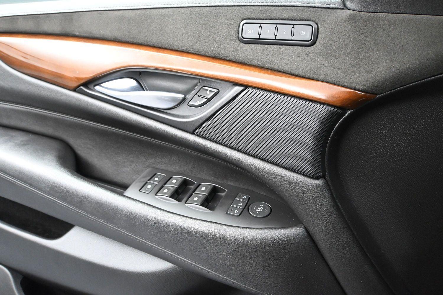 Cadillac Escalade ESV Luxury - Image 5