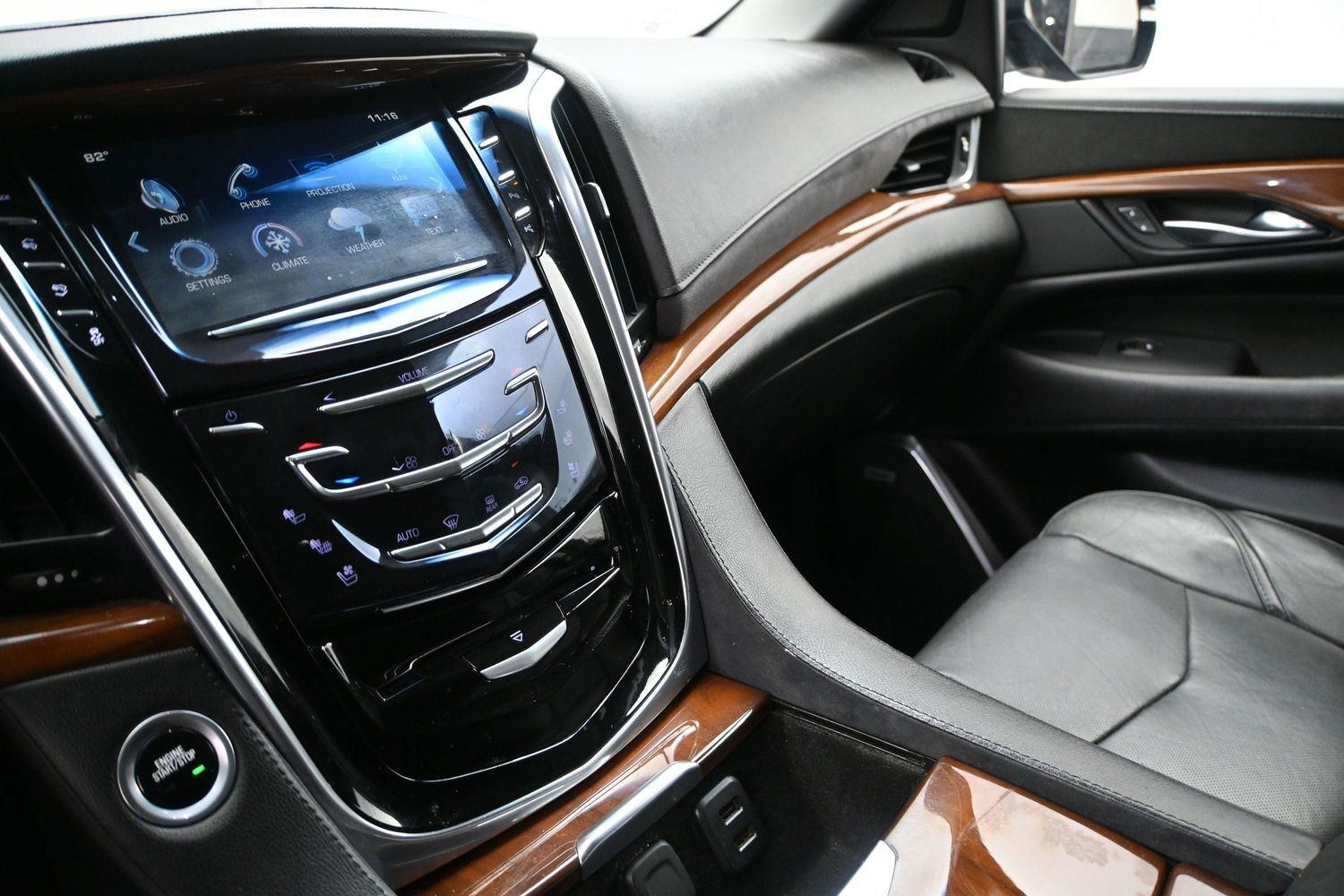 Cadillac Escalade ESV Luxury - Image 4