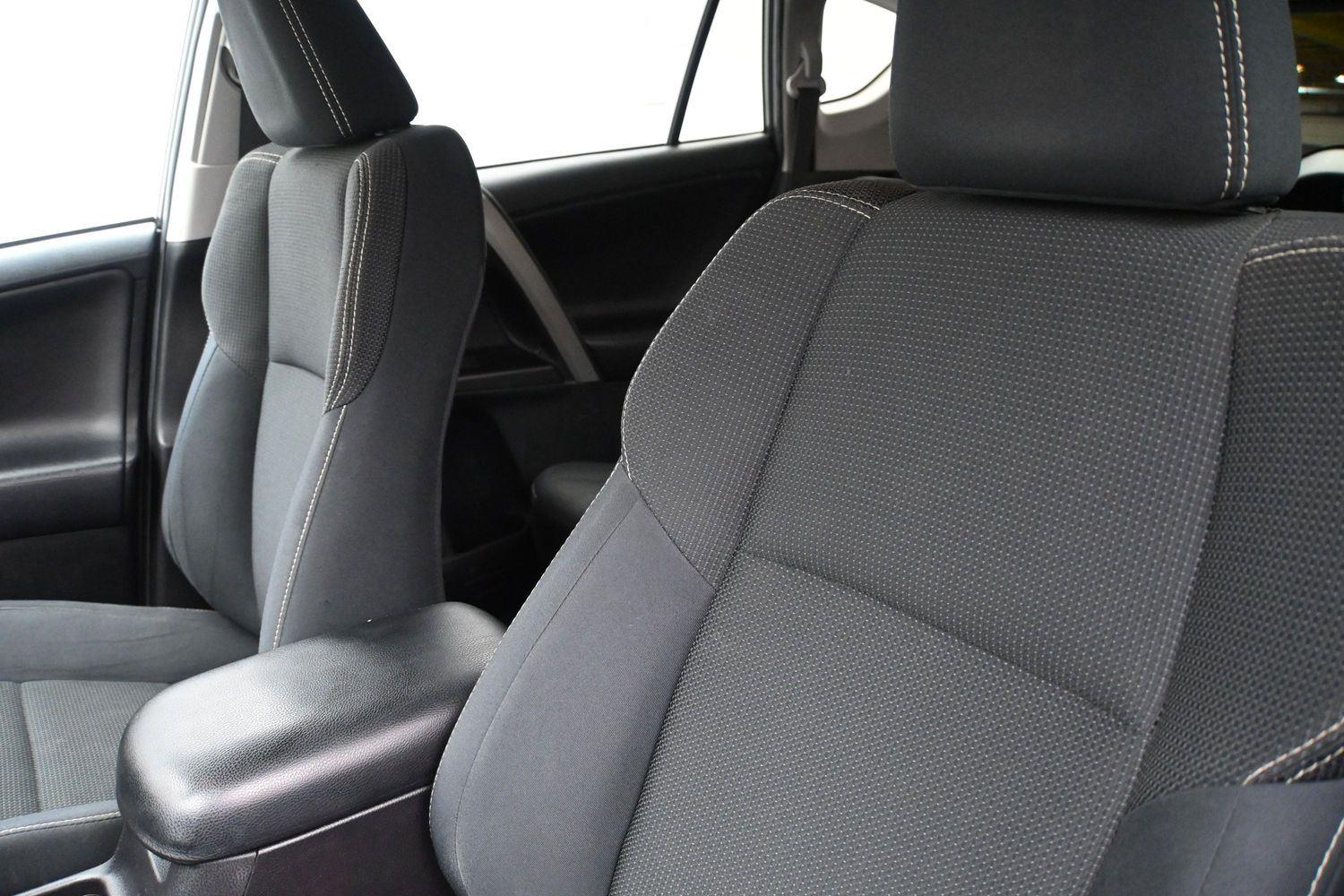 Toyota RAV4 XLE - Image 5