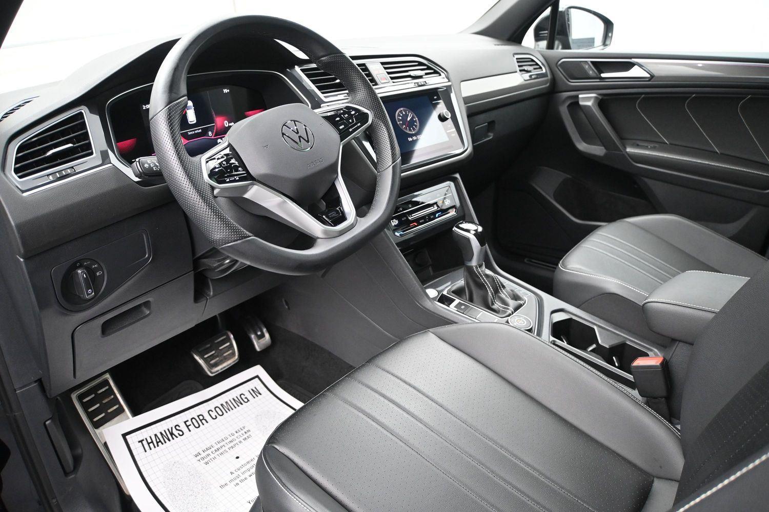 Volkswagen Tiguan SE R-Line Black - Image 2