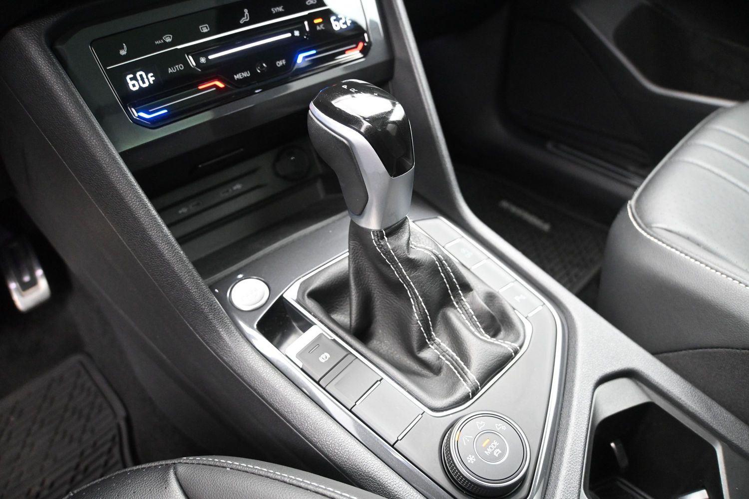 Volkswagen Tiguan SE R-Line Black - Image 5