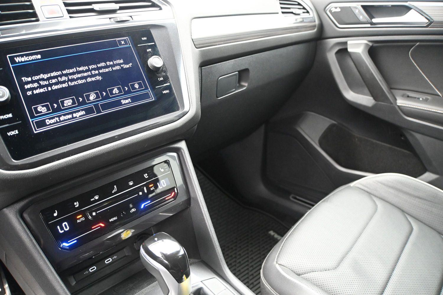 Volkswagen Tiguan SEL R-Line - Image 4