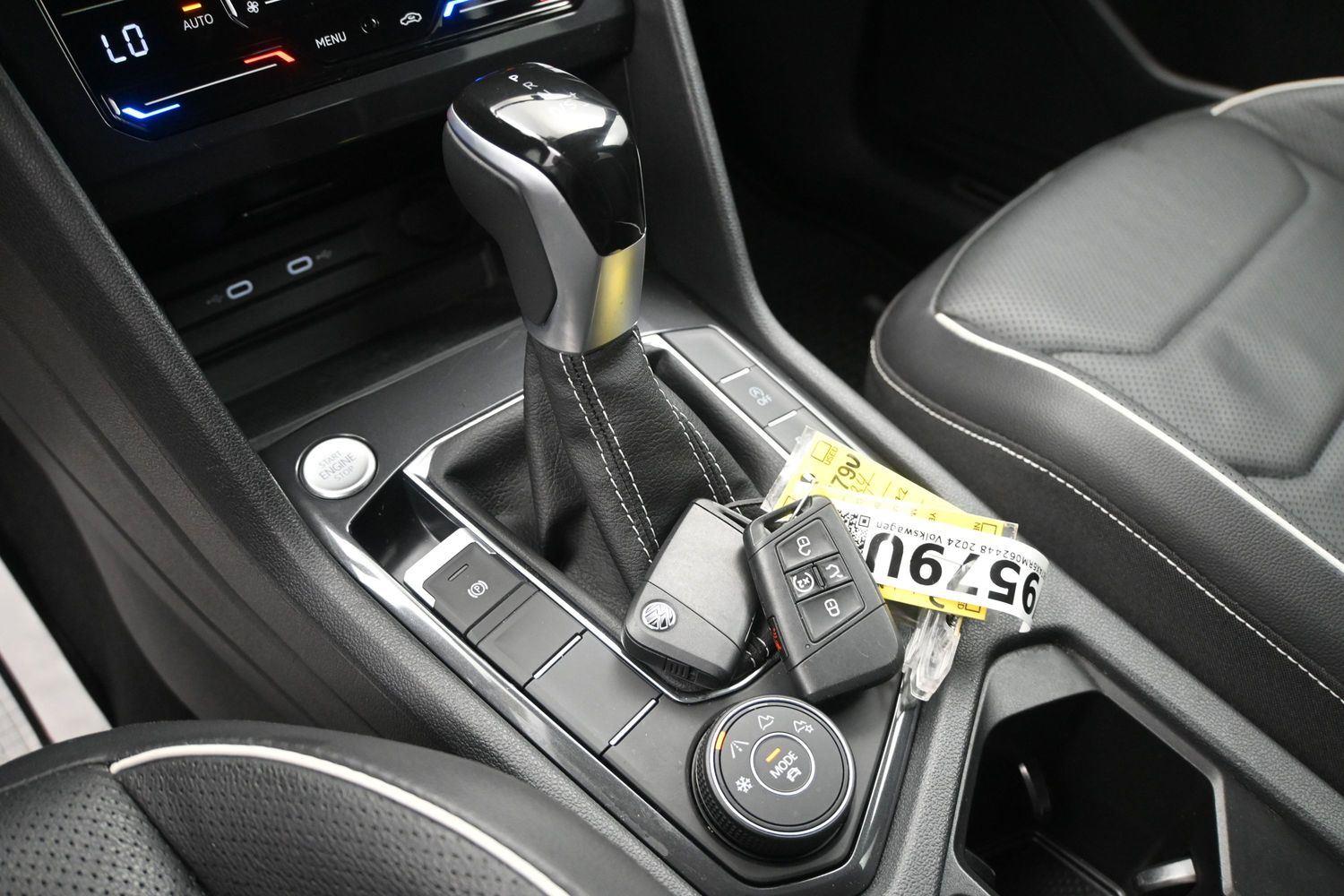 Volkswagen Tiguan SEL R-Line - Image 5