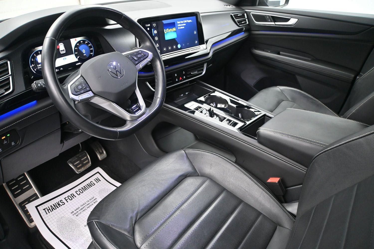 Volkswagen Atlas Cross Sport 2.0T SEL R-Line - Image 2