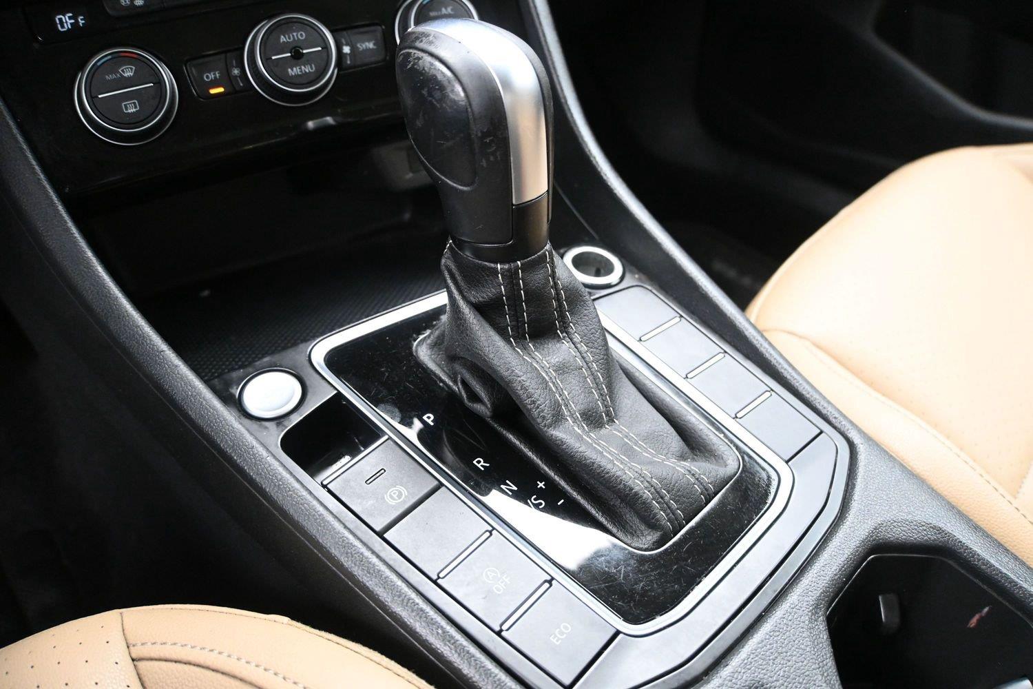 Volkswagen Jetta SE - Image 5