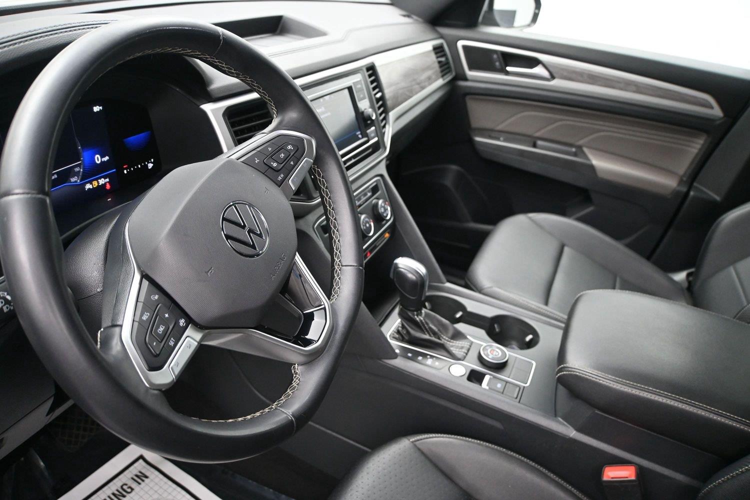 Volkswagen Atlas Cross Sport 2.0T SE - Image 2