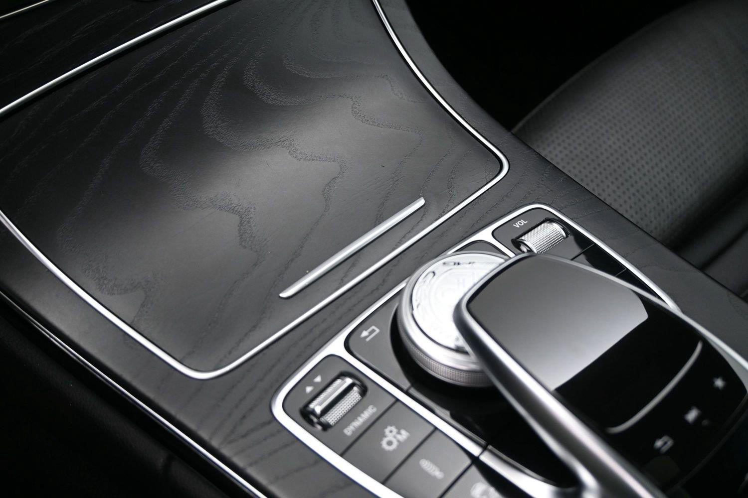 Mercedes-Benz C-Class AMG C 43 - Image 4