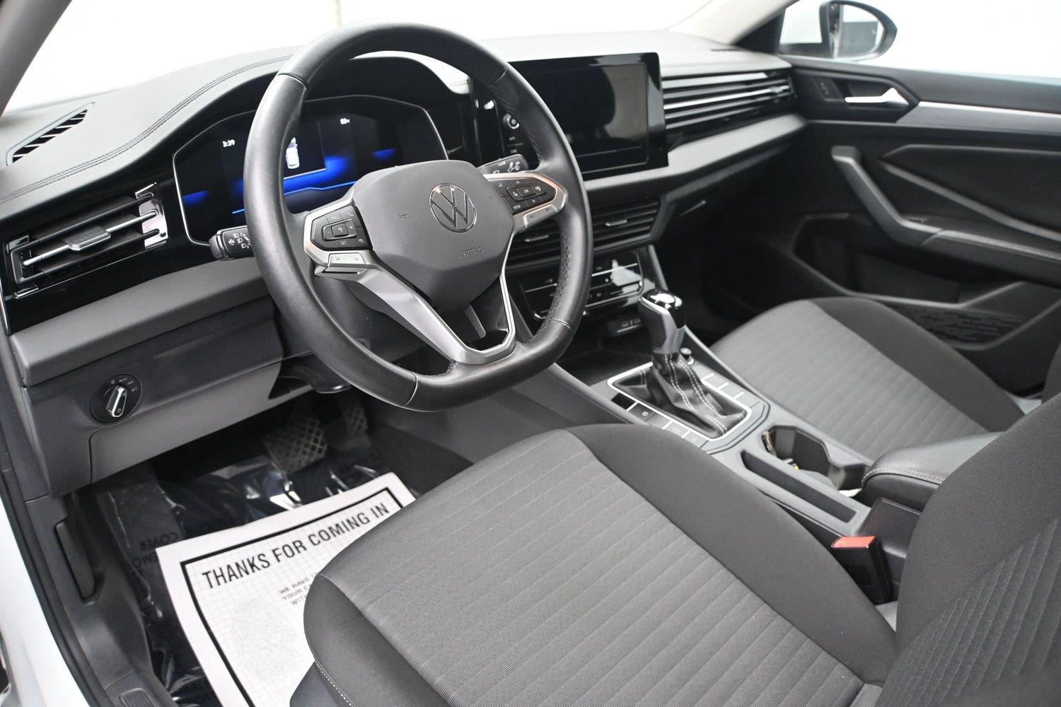 Volkswagen Jetta S - Image 2