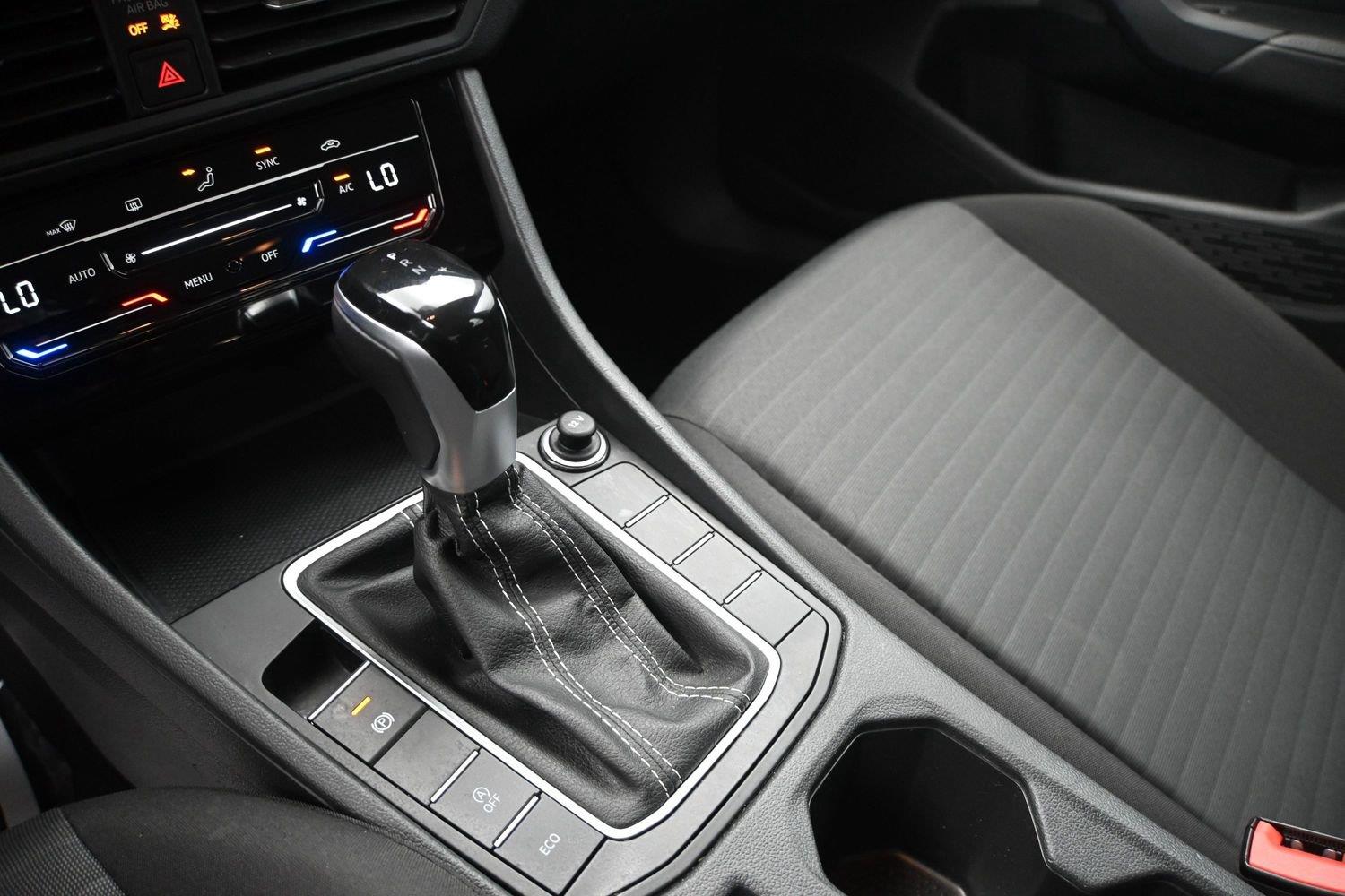Volkswagen Jetta S - Image 5