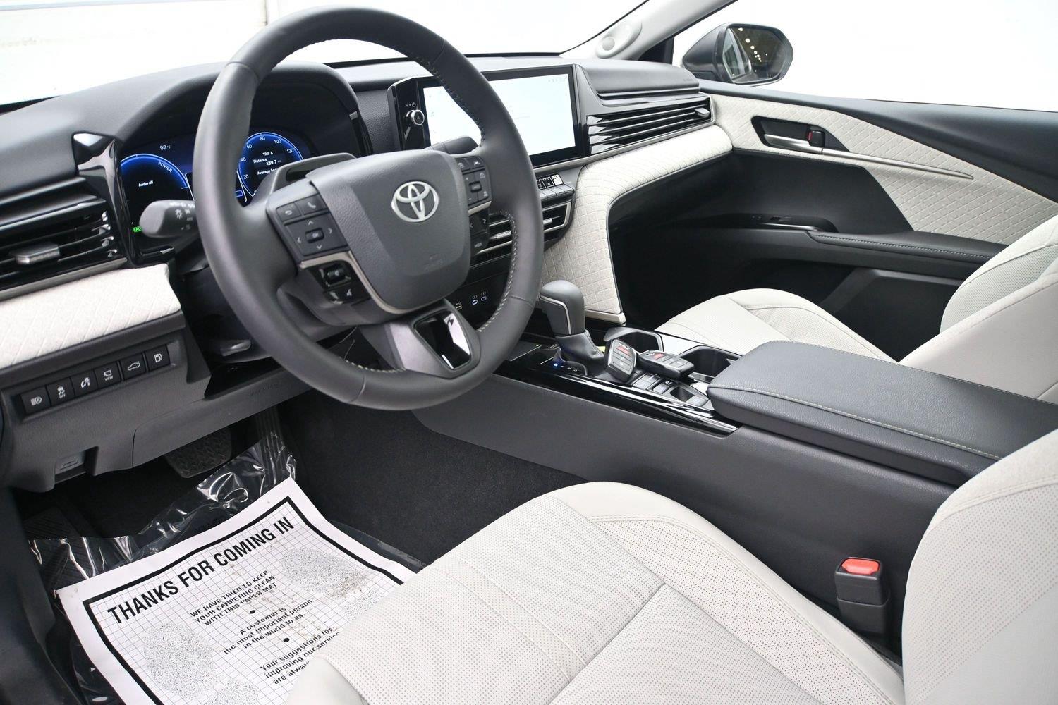 Toyota Camry XSE - Image 2