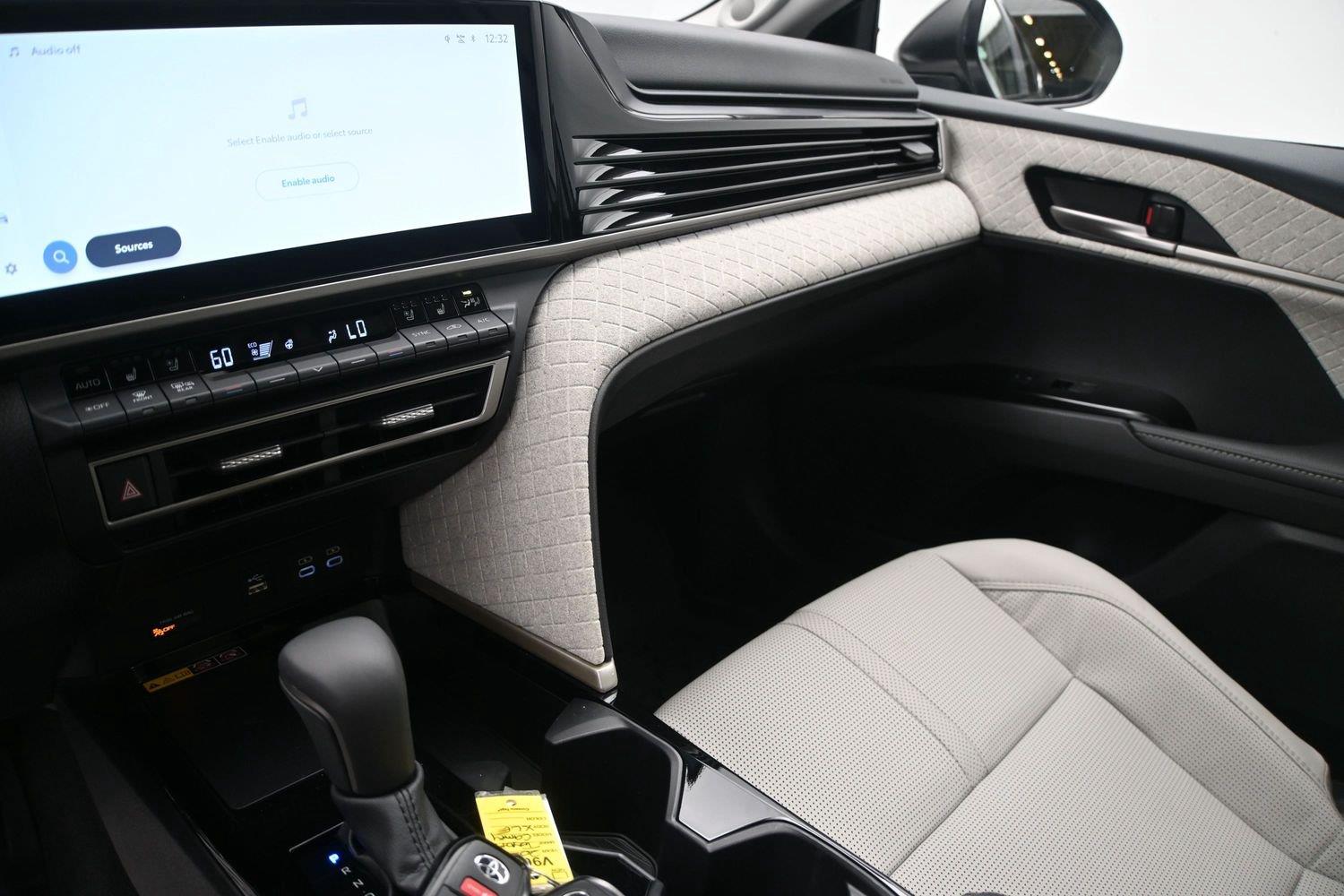 Toyota Camry XSE - Image 4