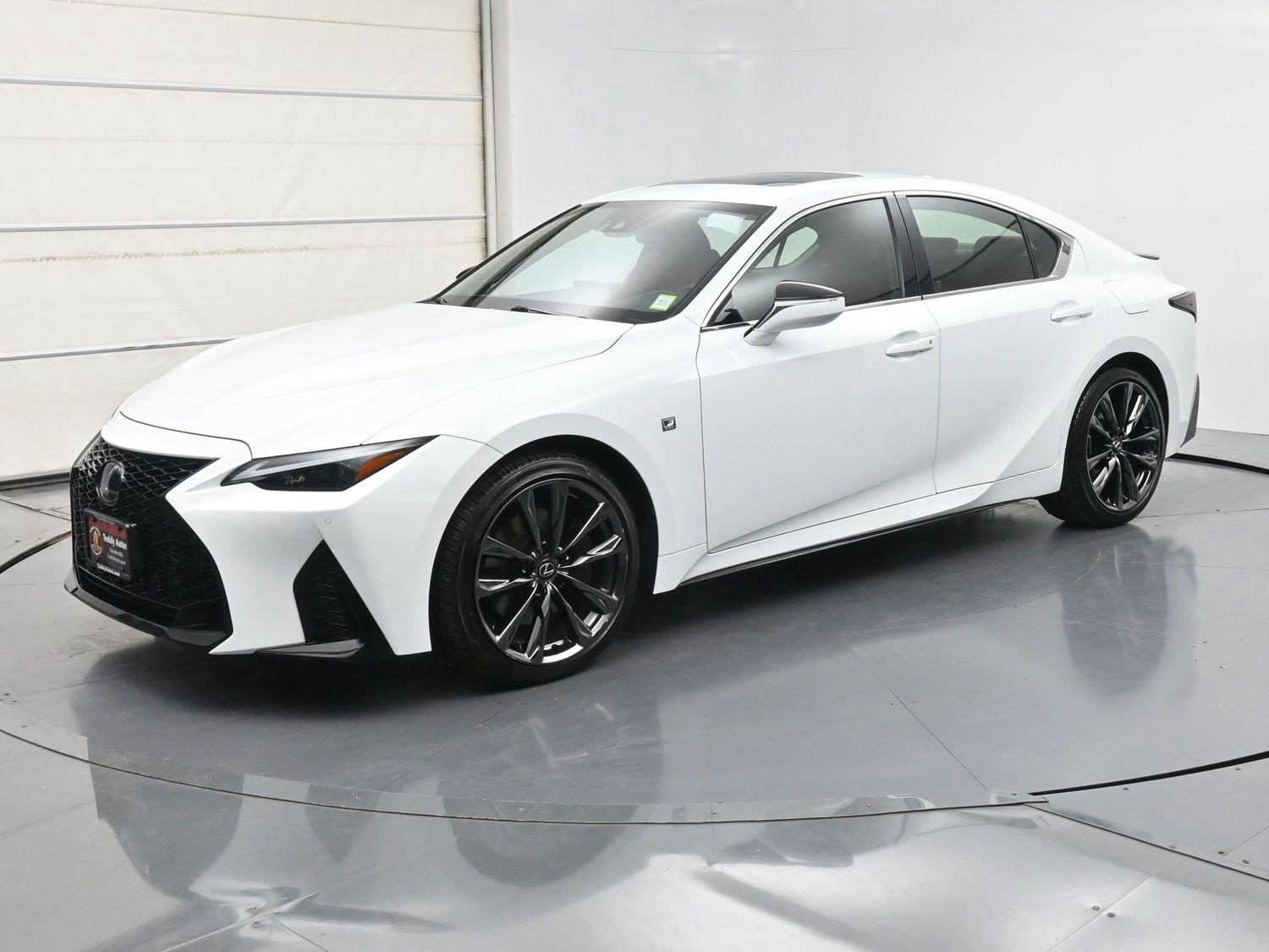 2023 Lexus IS