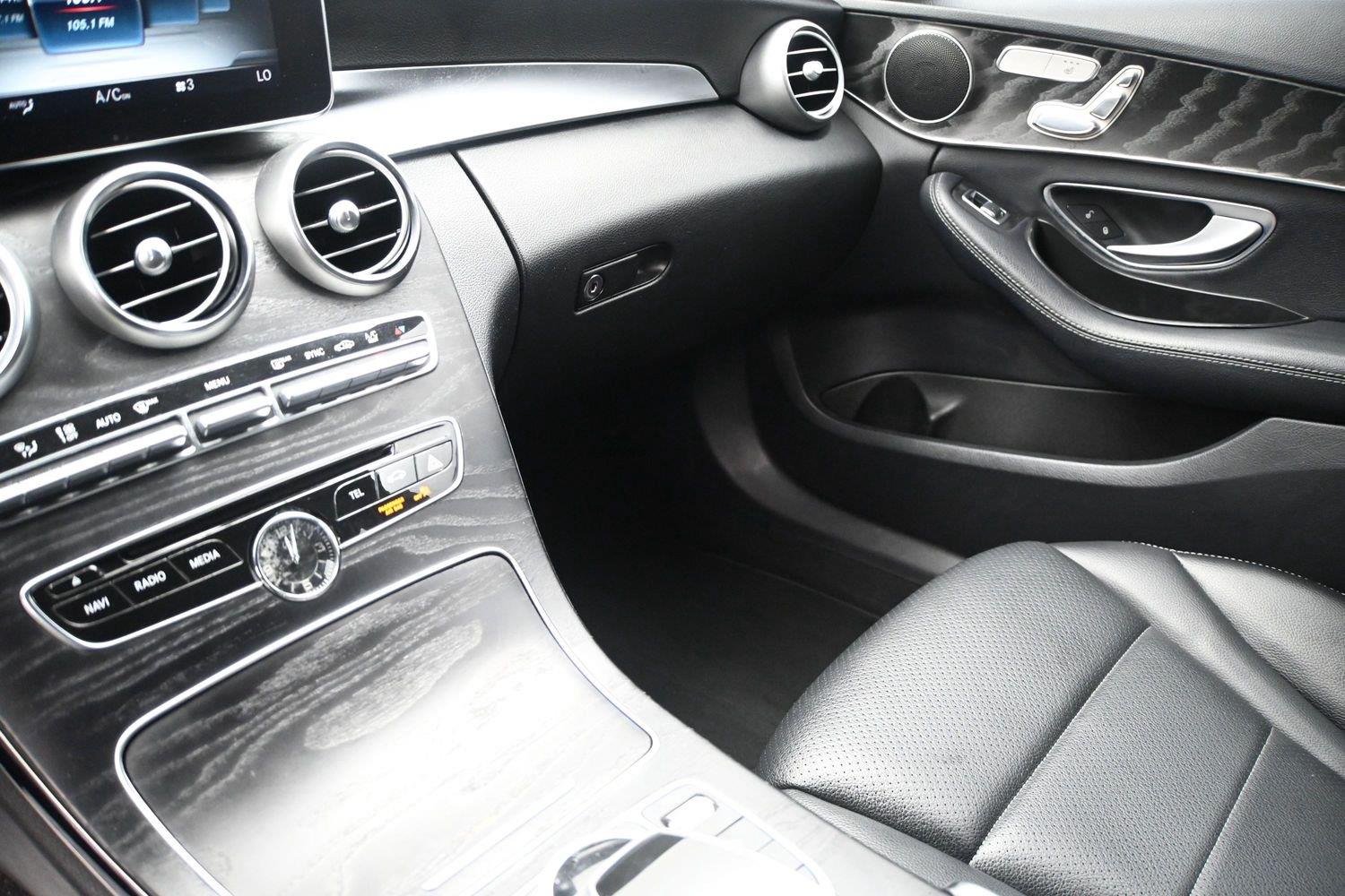 Mercedes-Benz C-Class C 300 - Image 5
