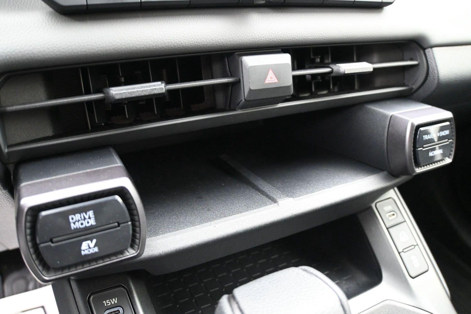 Toyota RAV4 LE - Image 5