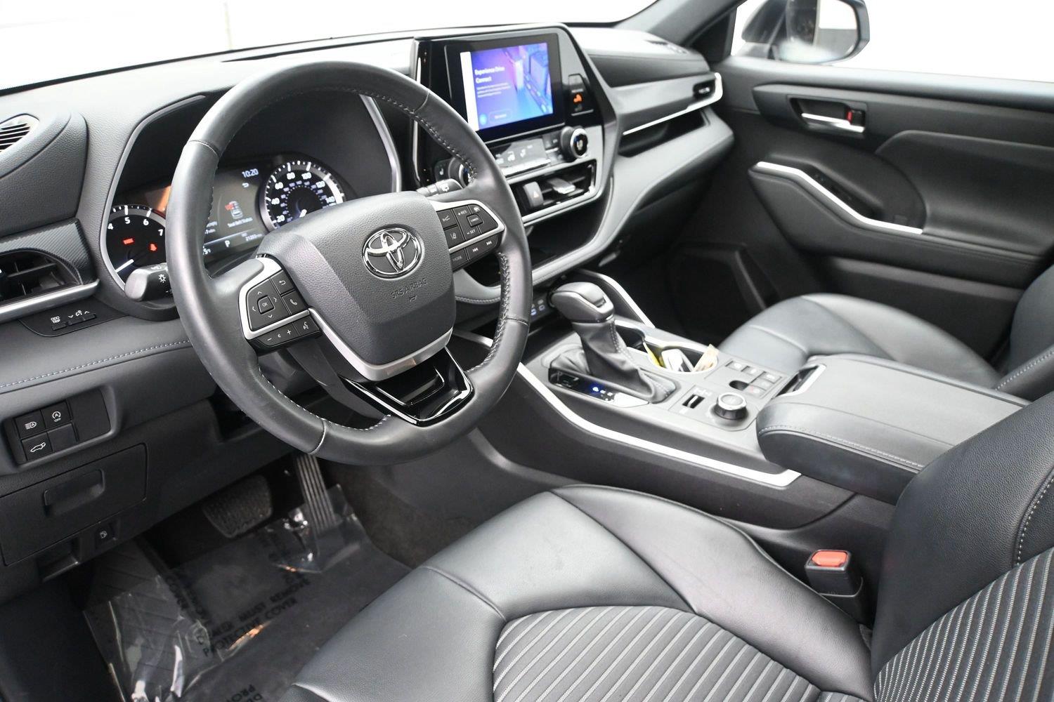 Toyota Highlander XSE - Image 2