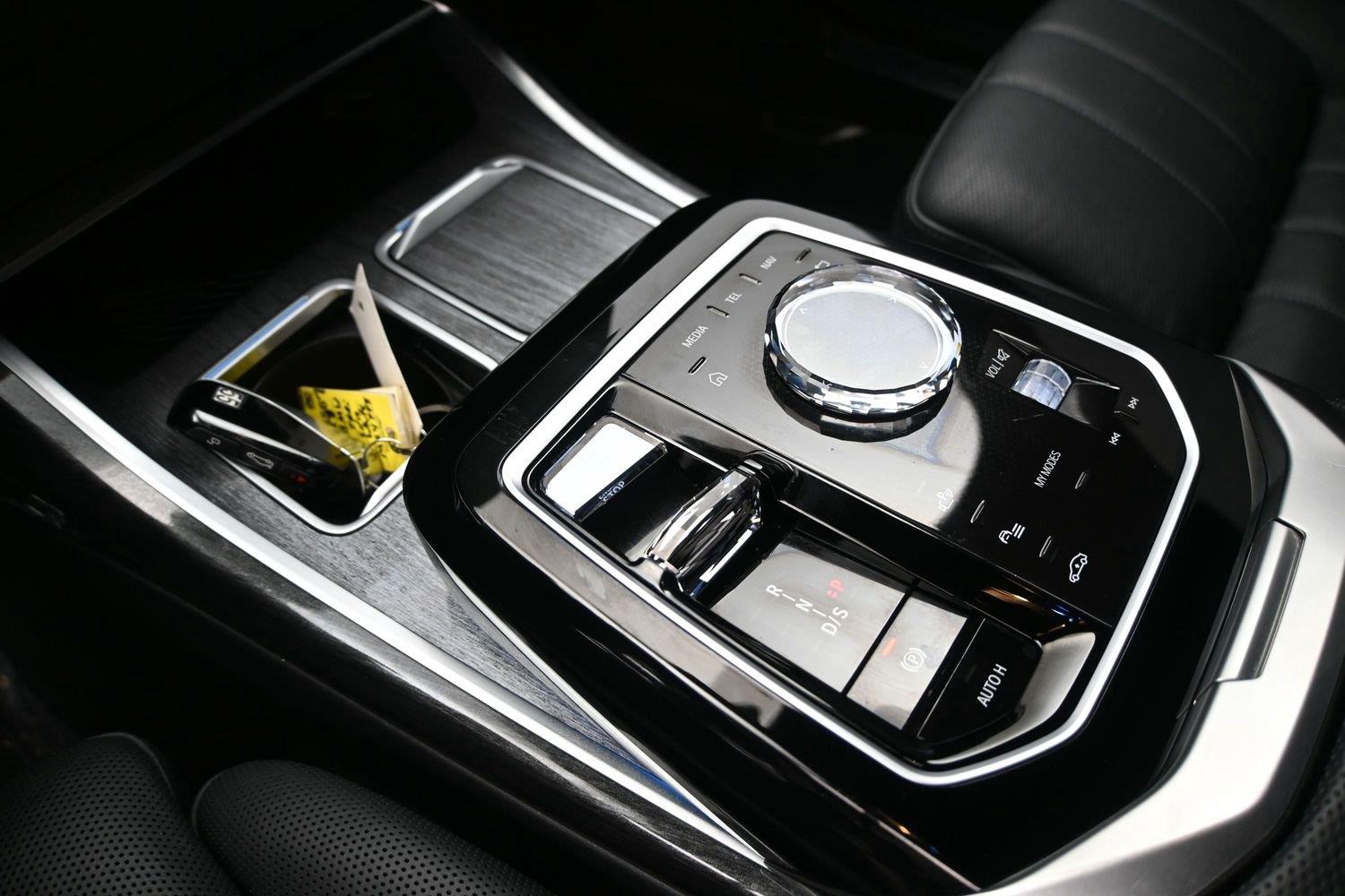BMW 7 Series 760i xDrive - Image 4