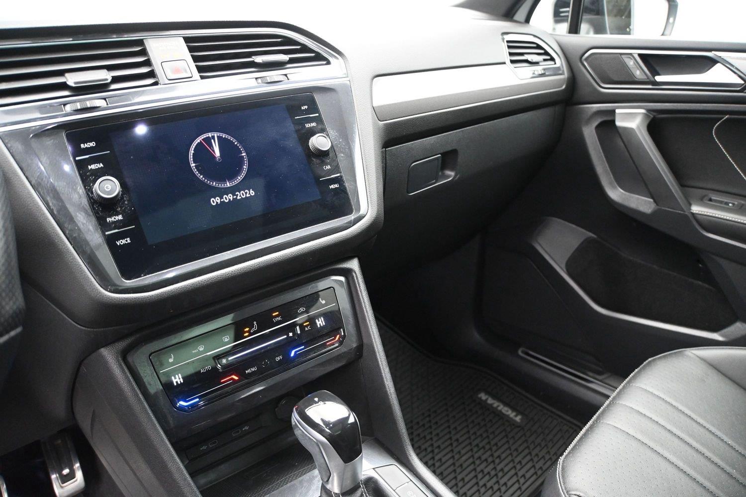 Volkswagen Tiguan SE R-Line Black - Image 4