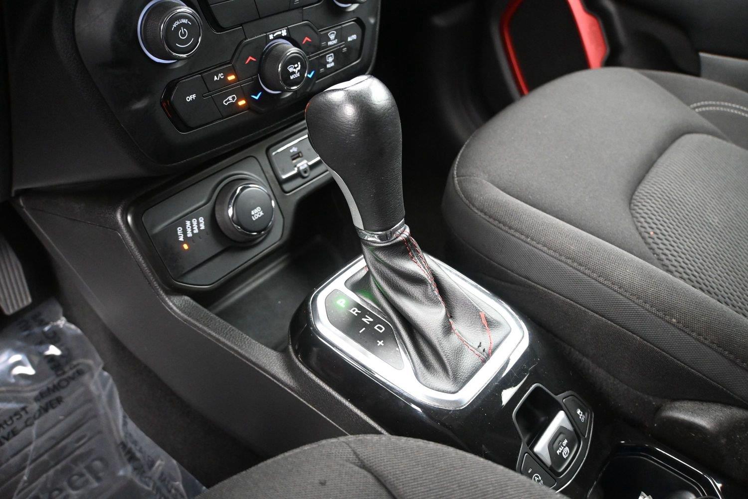 Jeep Renegade (RED) Edition - Image 5